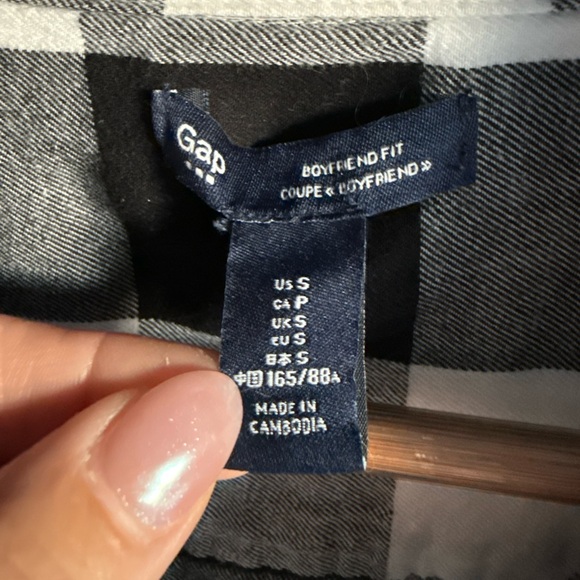 GAP Boyfriend Fit Black & White Checkblock Button Down Top Sz: Small - Picture 3 of 7